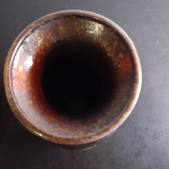 Brown Glazed Art Studio Ceramic Dual Handle 7" Decorative Vase. - Picture 5 of 7